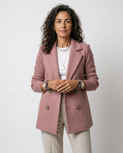 Carla – Blazer Elegante con Mangas de Punto