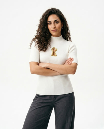 Aisa - Camiseta de cuello alto con hebilla para mujer