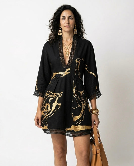 Donatella - Vestido corto negro con estampado mármol dorado y encaje crochet