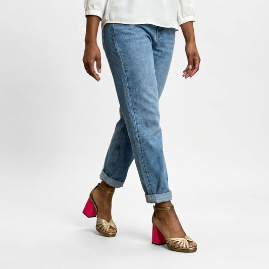 Núria - Sandalias vintage: un icono de la elegancia