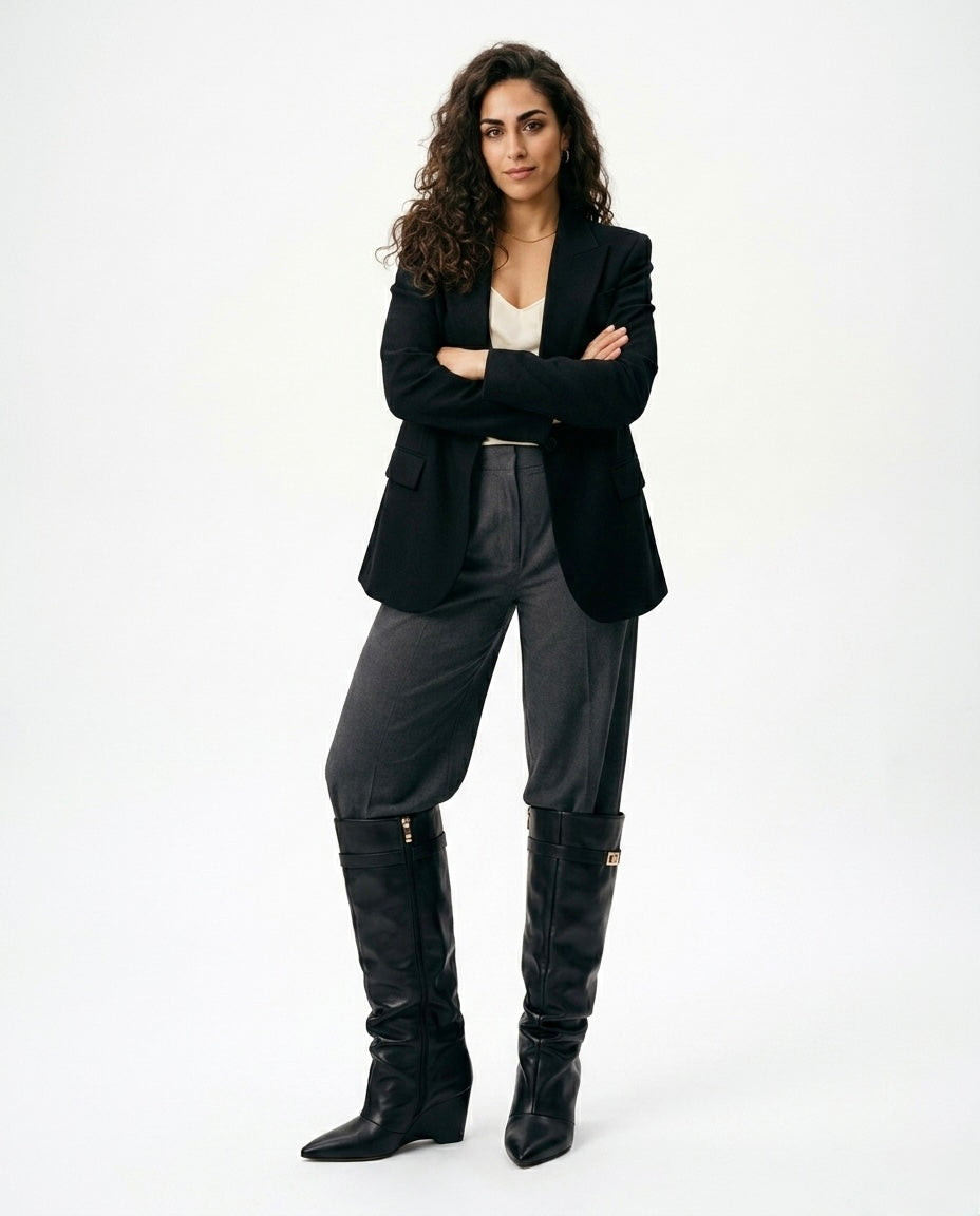 Susana - Botas de cuero holgadas hasta la rodilla — Diseño atemporal en negro