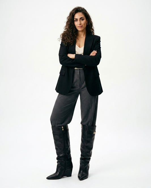 Susana - Botas de cuero holgadas hasta la rodilla — Diseño atemporal en negro