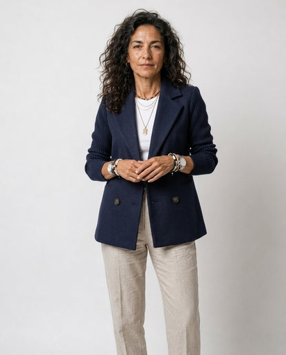 Carla – Blazer Elegante con Mangas de Punto