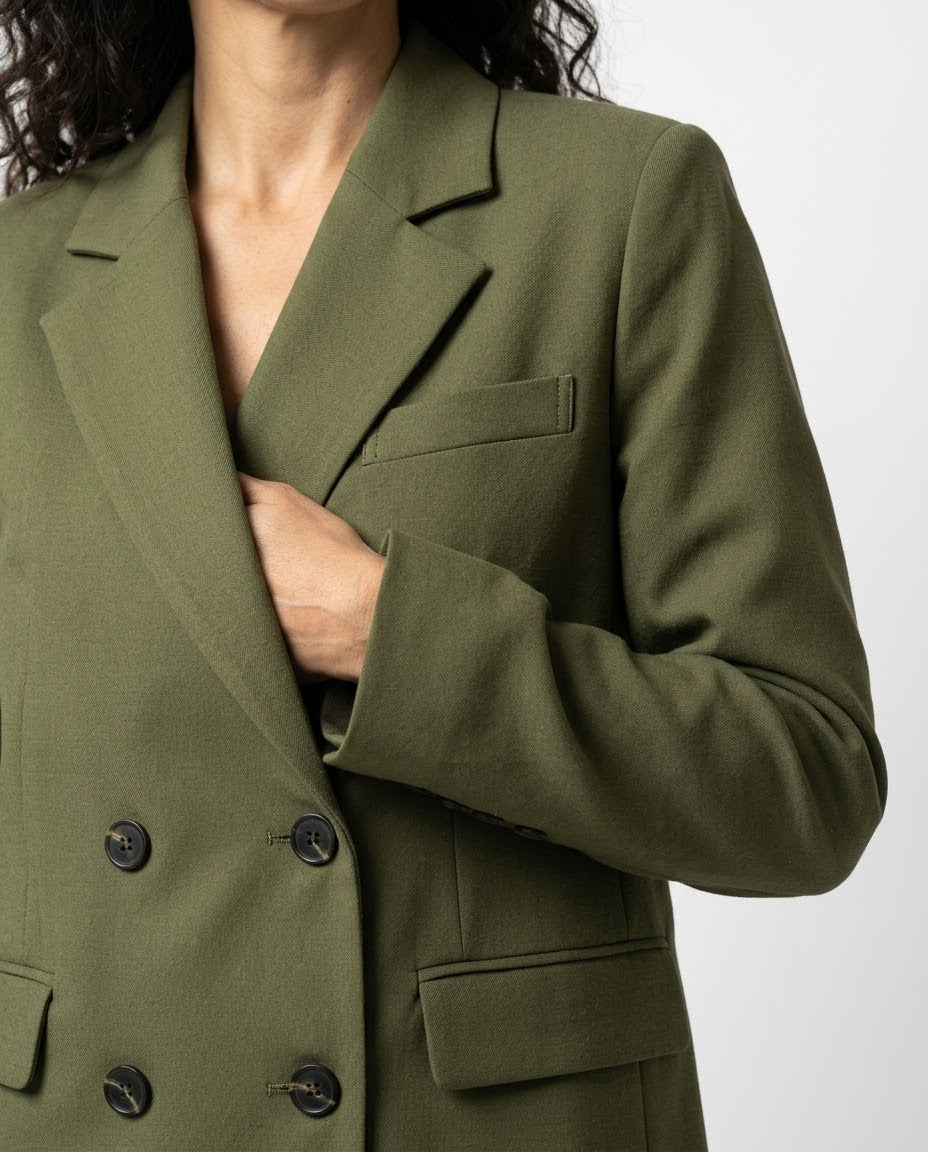 Estocolmo – Conjunto Elegante de Chaqueta Cruzada y Pantalón