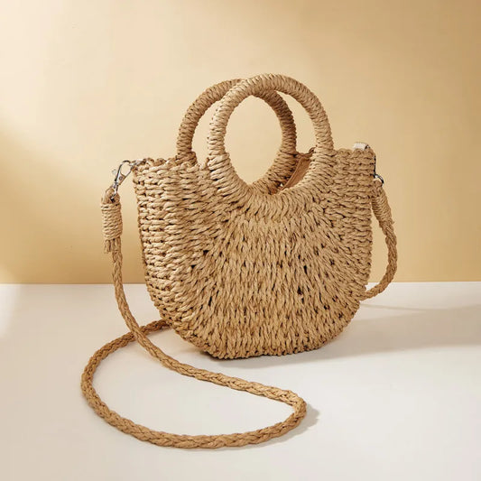 Bolso de ratán en forma de media luna