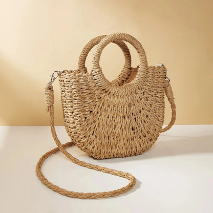 Bolso de ratán en forma de media luna