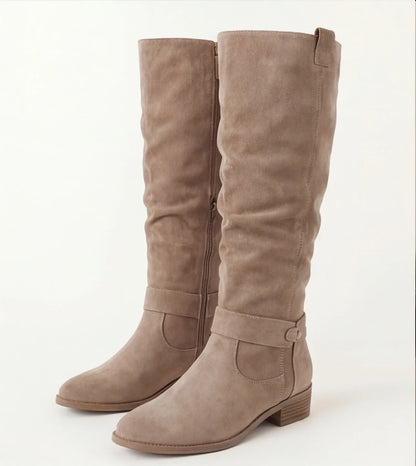 Yolanda - Botas de ante hasta la rodilla de De Modea