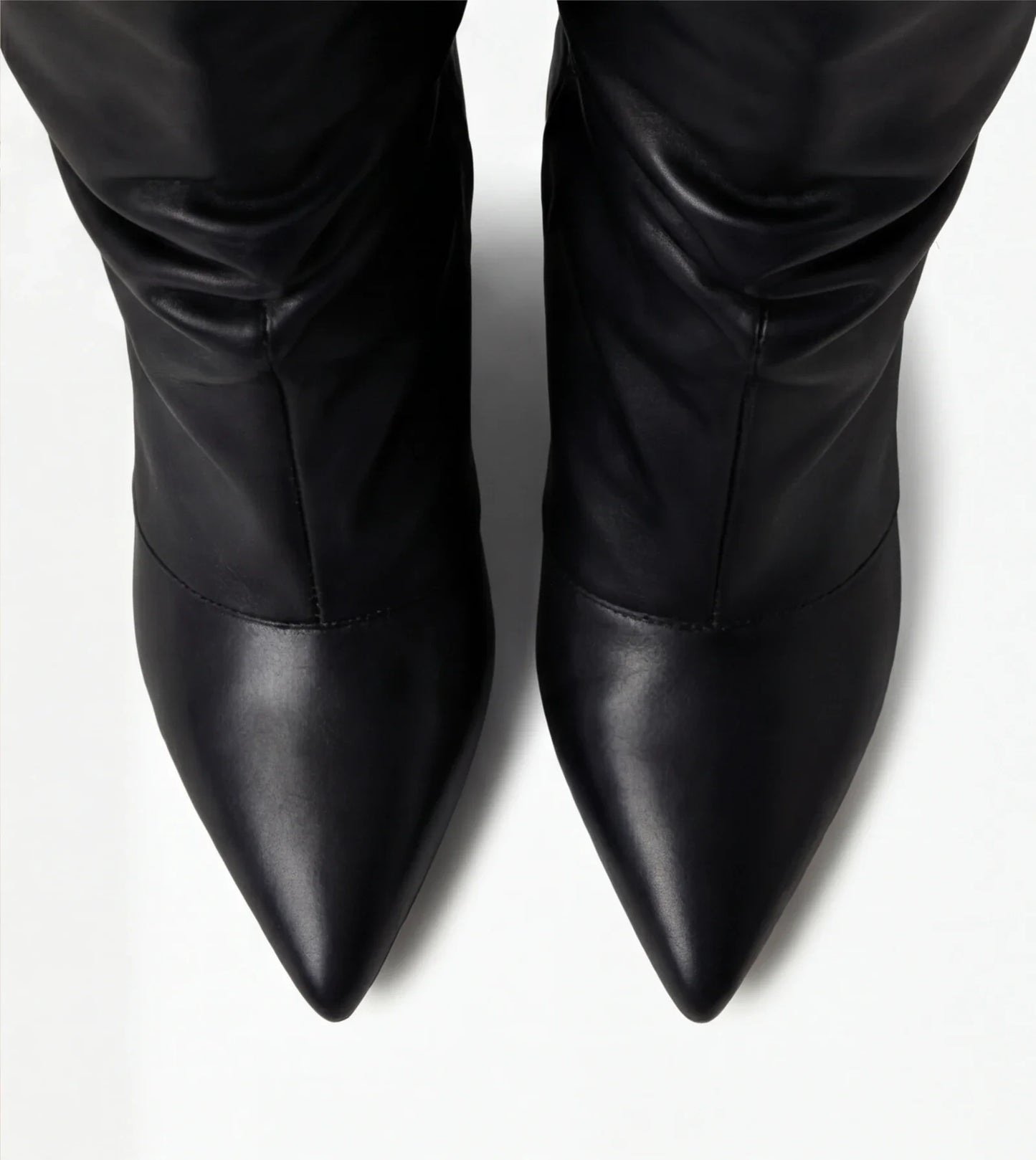 Susana - Botas de cuero holgadas hasta la rodilla — Diseño atemporal en negro