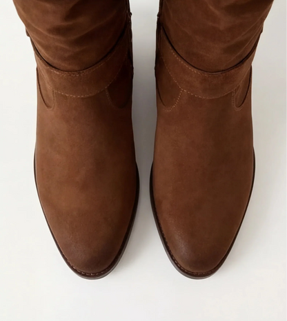 Yolanda - Botas de ante hasta la rodilla de De Modea