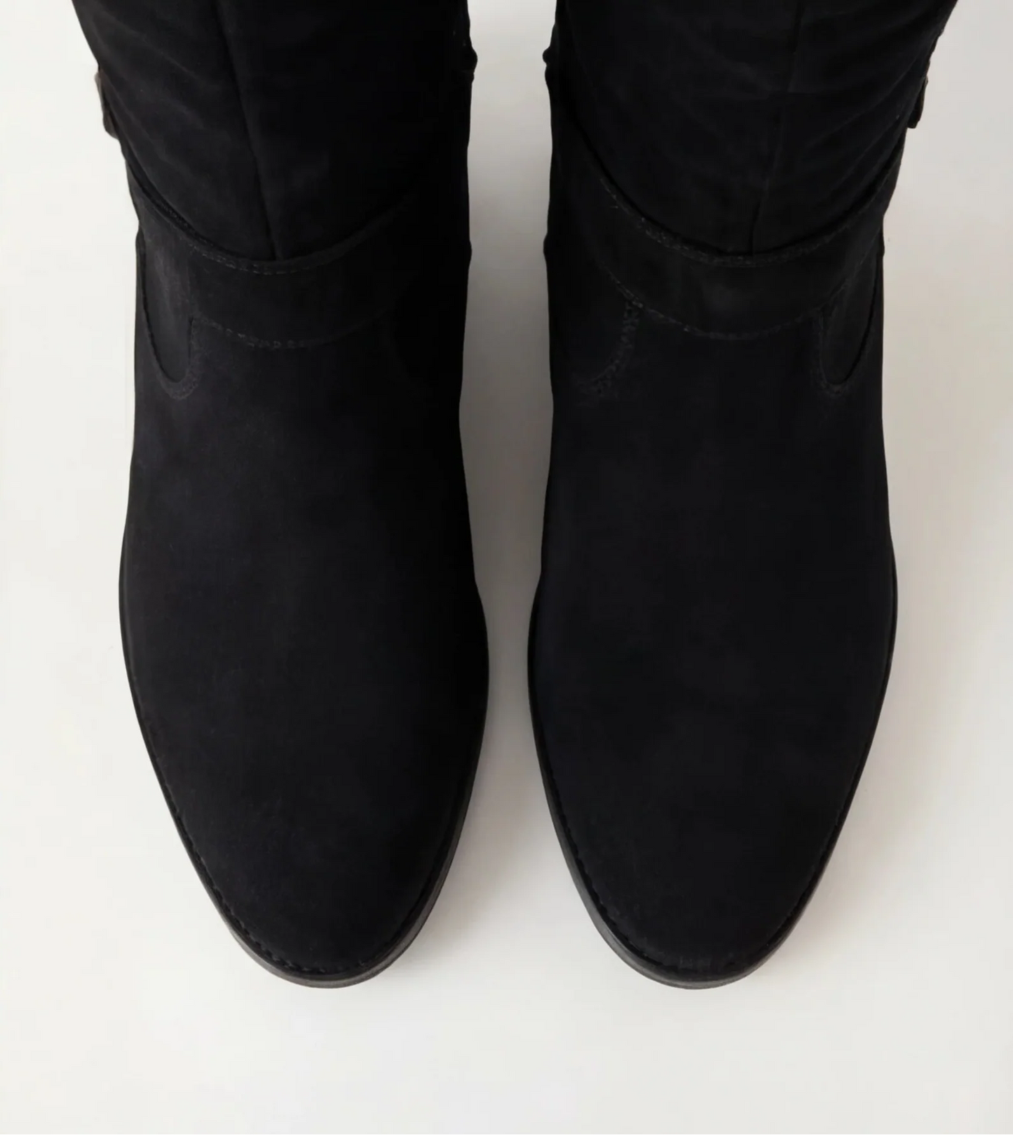 Yolanda - Botas de ante hasta la rodilla de De Modea
