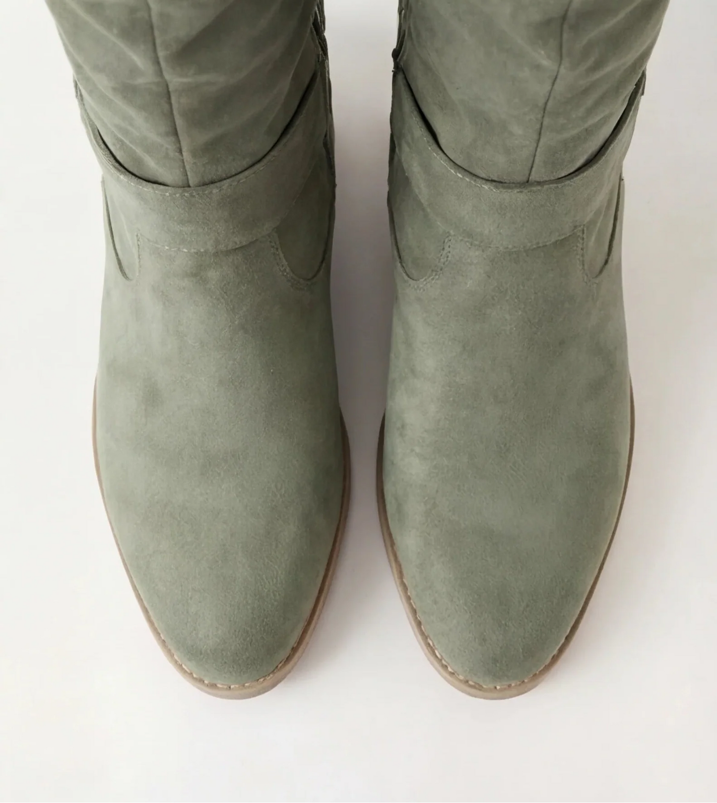 Yolanda - Botas de ante hasta la rodilla de De Modea